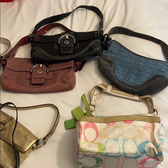 Coach bags in different styles and colors - Picture 3 of 7